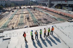 特定建設業の専任技術者要件を解説する記事のアイキャッチ画像
